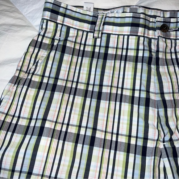 Cutter & Buck CB Men's Flat Front Plaid White Black Green Sz 34 Inseam 9.5" - Picture 3 of 5